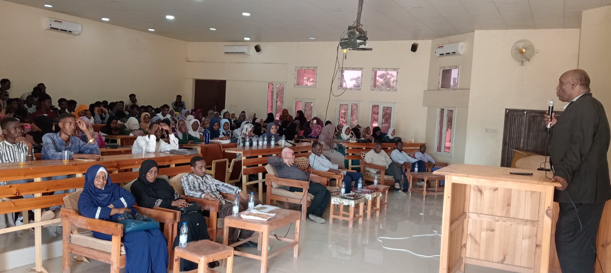 مدير جامعة شندي : نحرص على توفير كل المعينات لتخريج كادر مدرب ومؤهل في كافة المجالات