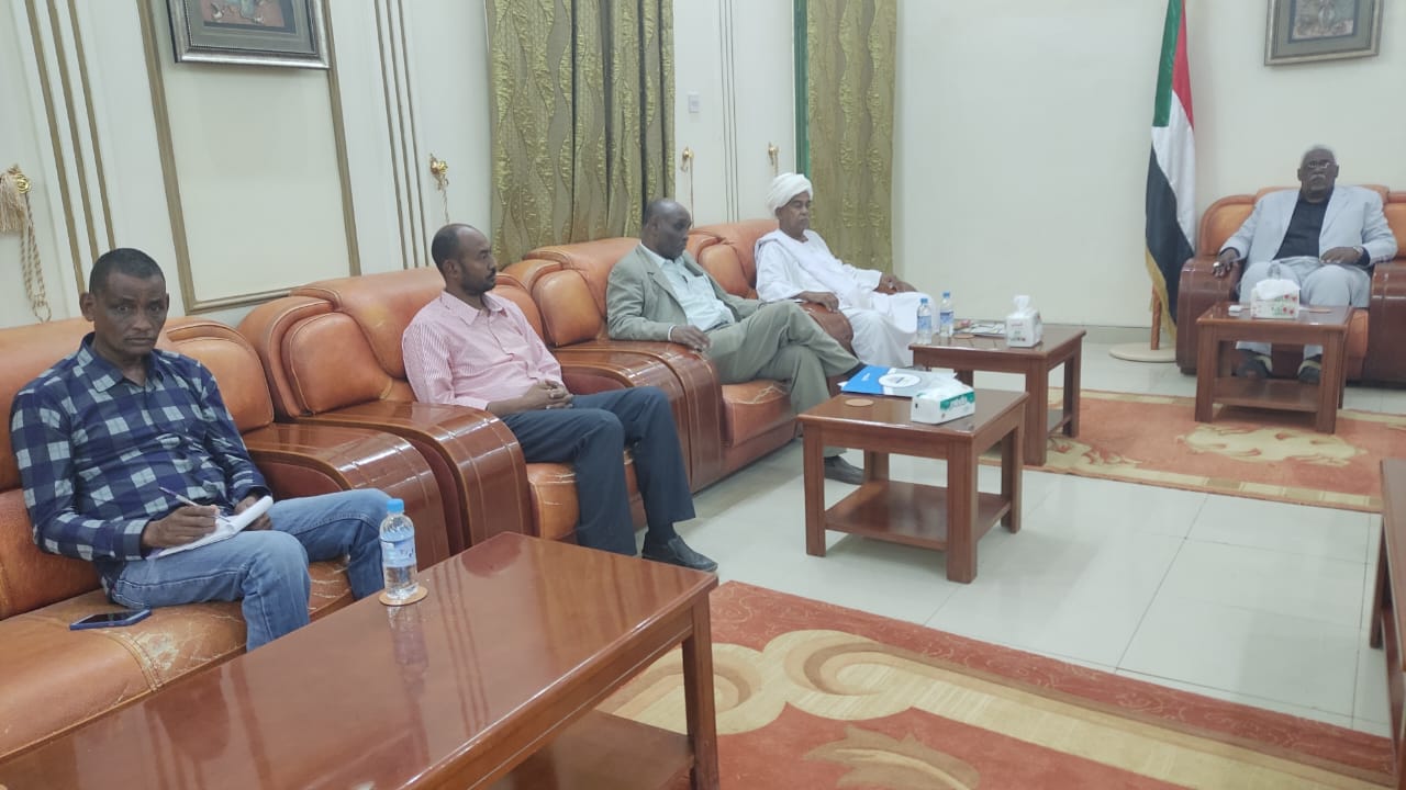 والي نهر النيل يؤكد علي دور جامعتي شندي ووادي النيل في دفع مسيرة التنمية ويعلن عن قيام نفرة كبري لدعمها ومساندتها